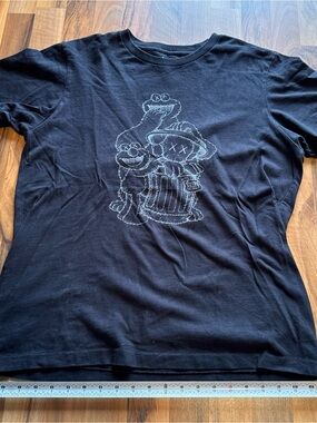 Uniqlo x KAWS Sesame Street Tshirt